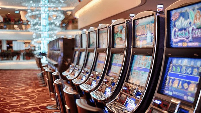 kaskustoto vip mobile app interface showing live blackjack table and account menu